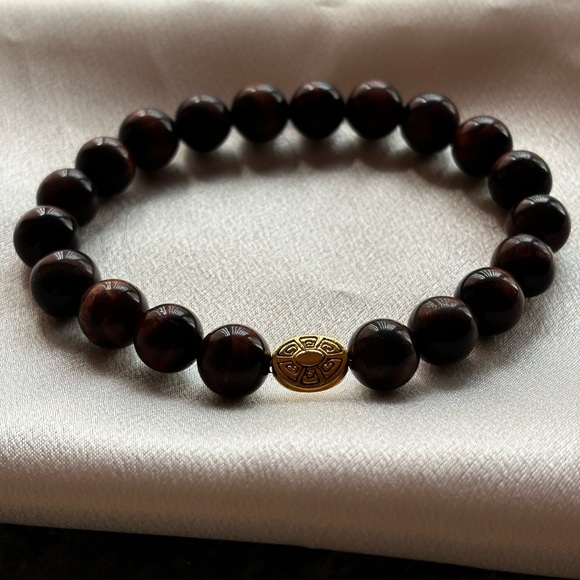 Hand crafted unisex stretch bracelet burgundy red tiger eye gold tone focal 8 in - Picture 7 of 7